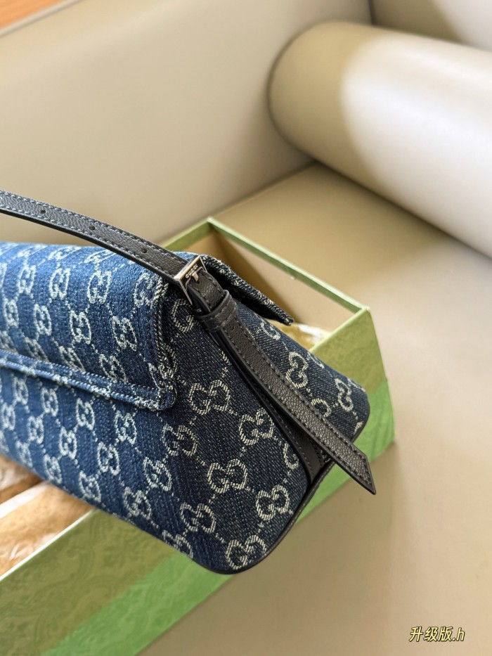 Gucci Shoulder Bag 042 DB561 30cm