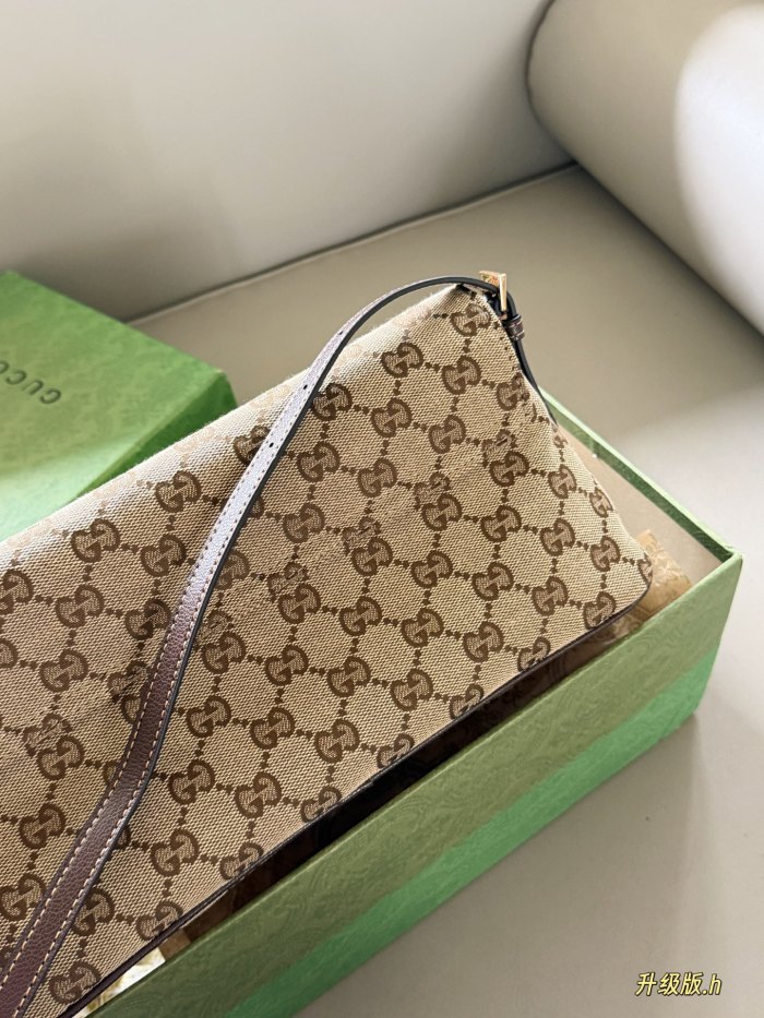 Gucci Shoulder Bag 042 DB561 30cm