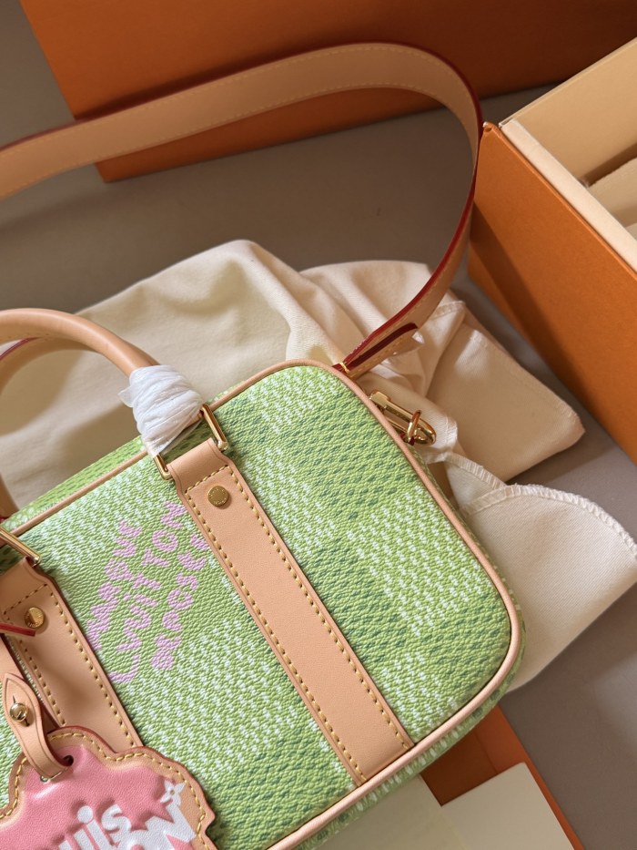 LV Shoulder Bag 354 DB071 20cm