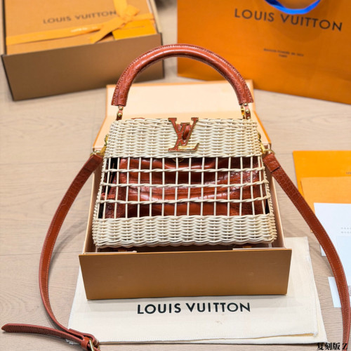 LV Capucines Bag 351 DB562 26cm