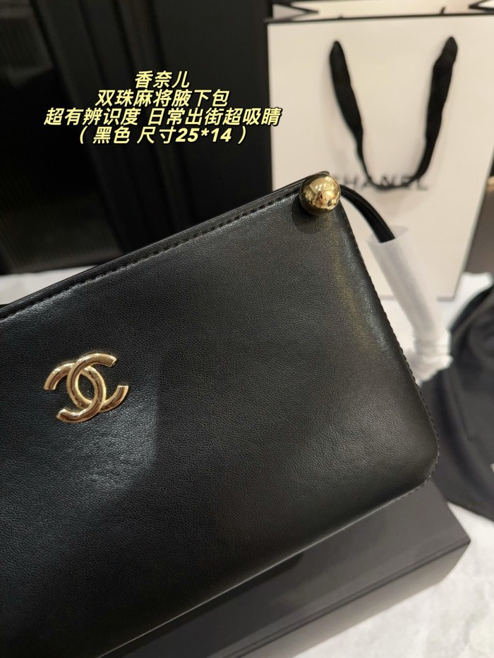 Chanel Shoulder Bag 142 DB551 25cm