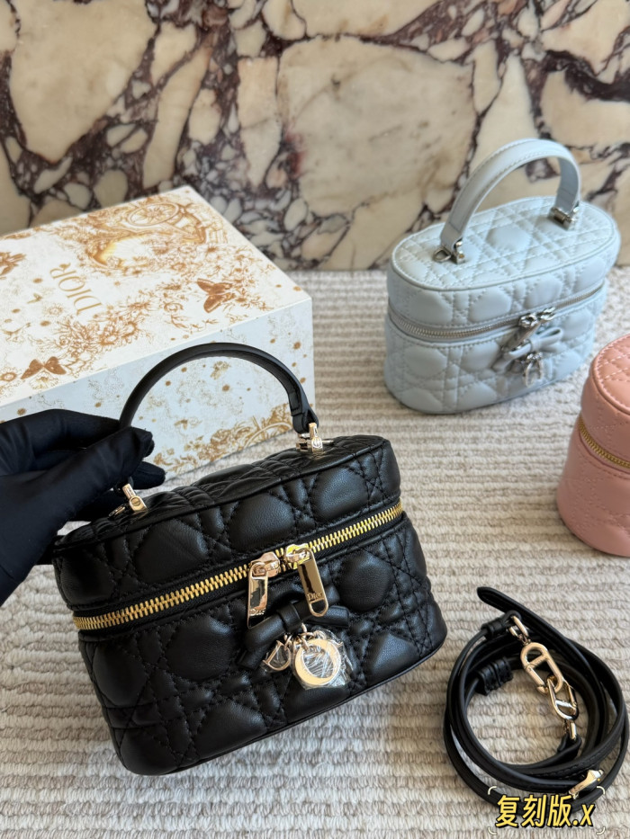 Dior Handbag 026 DB552 17cm