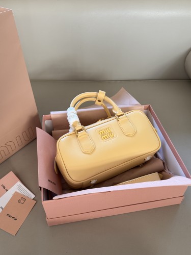 Miu Miu Handbag 032 DB502 23cm