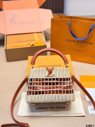 LV Capucines Bag 351 DB562 26cm