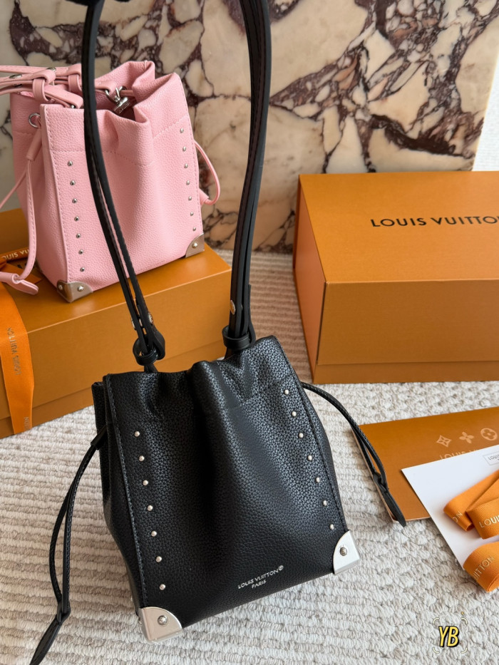 LV Bucket Bag 353 DB581 17cm