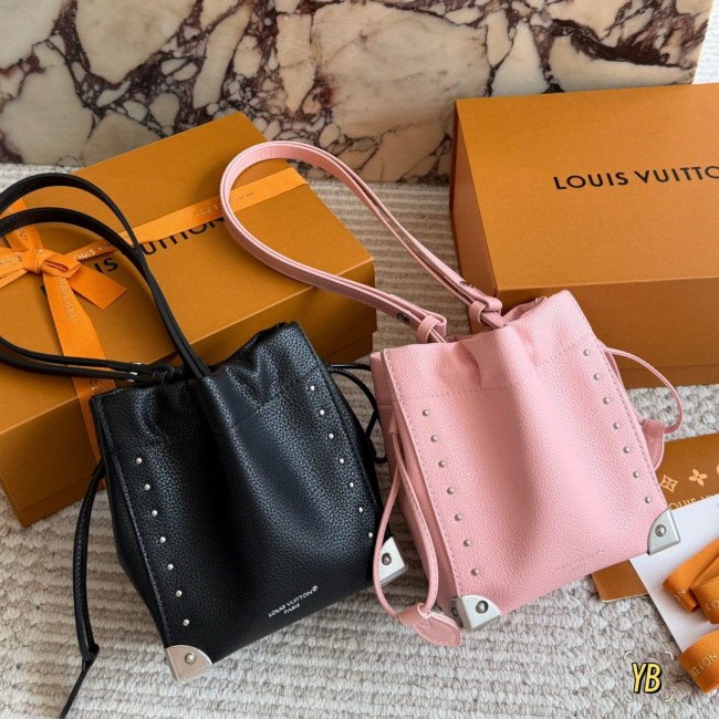 LV Bucket Bag 353 DB581 17cm