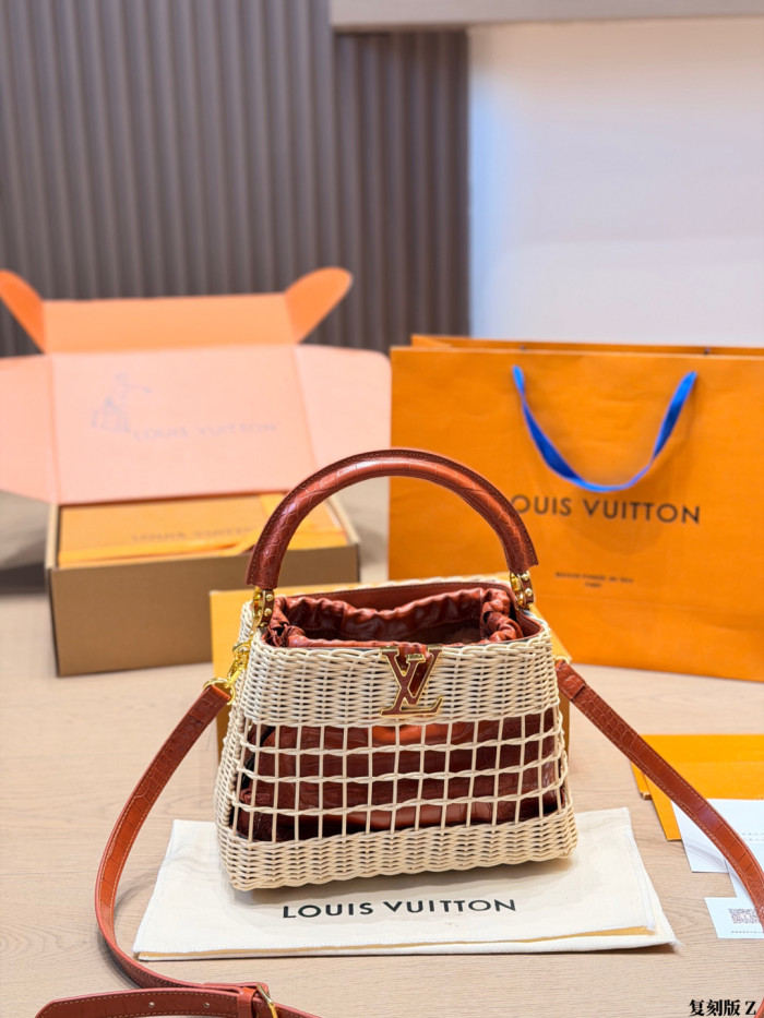 LV Capucines Bag 351 DB562 26cm