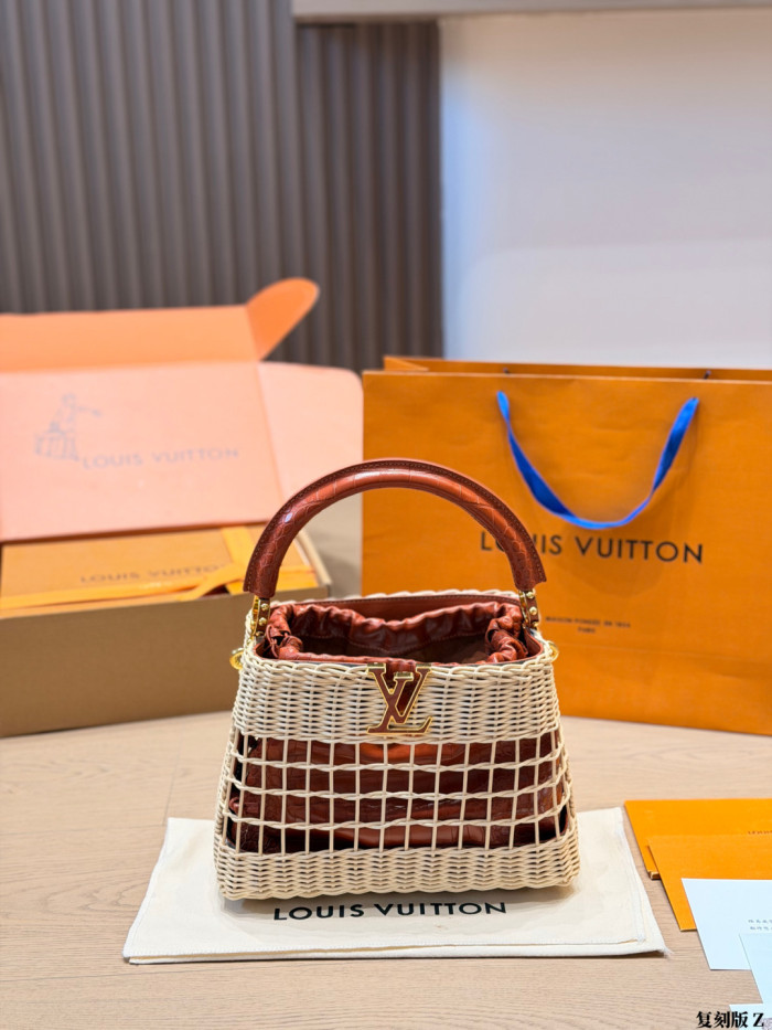 LV Capucines Bag 351 DB562 26cm