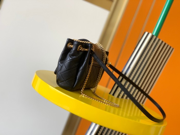 YSL Nolita Bag 672738 JY084 18cm