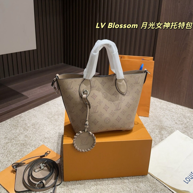 LV Blossom Tote 360 DB091 19cm
