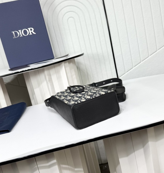 Dior Bucket Bag 594 YD024 13.5cm