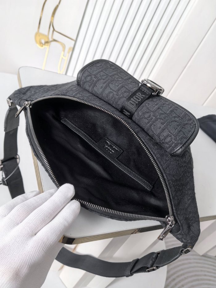 Dior 8 Bumbag 071 YD024 39cm