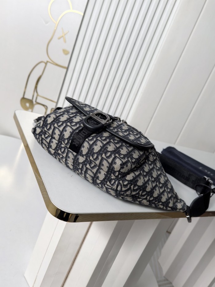 Dior 8 Bumbag 071 YD024 39cm