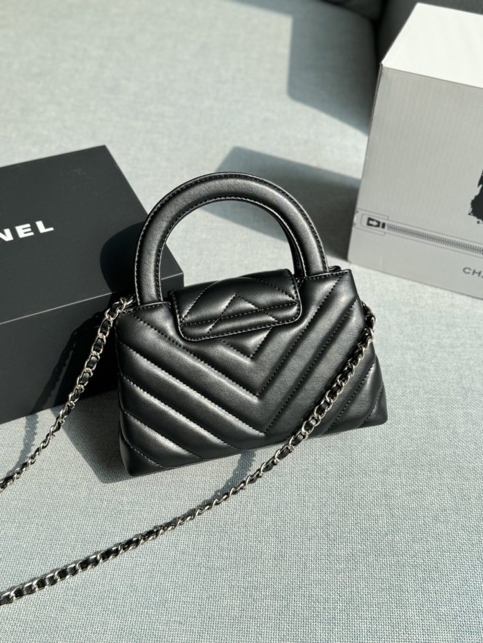 Chanel 26ss Kelly Bag 156 DB061 19cm