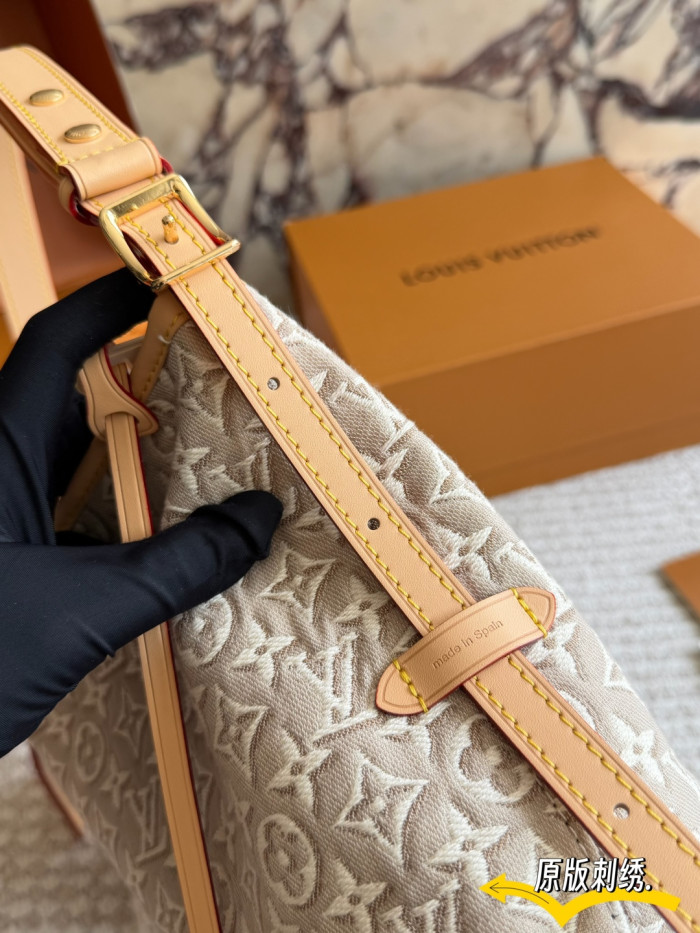 LV Carryall Bag 361 DB022 34cm