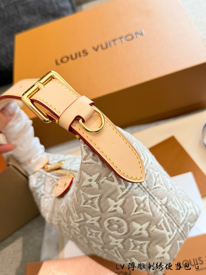 LV Hills Pochette Bag 367 DB002 20cm