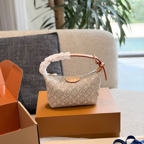 LV Hills Pochette Bag 367 DB002 20cm