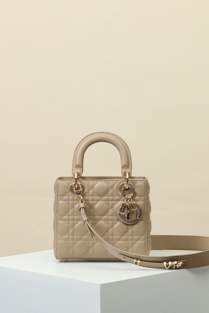 Dior Lady Dior Bag M0539 YD086 20cm