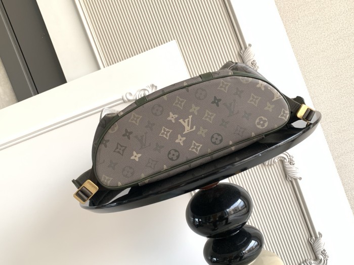 LV Christopher Backpack M27080 LG0031 38cm