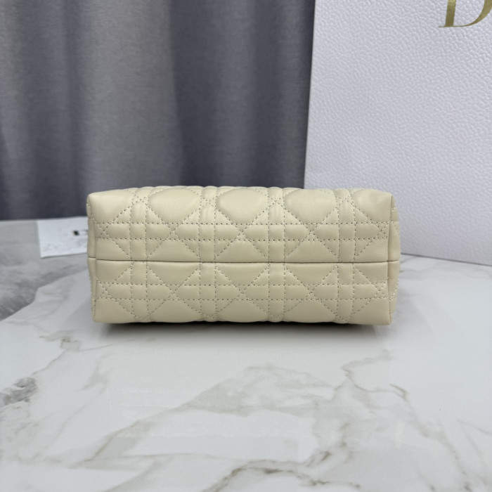 Dior Jolie Top Handle Bag S3123 YD085-036 18.5cm