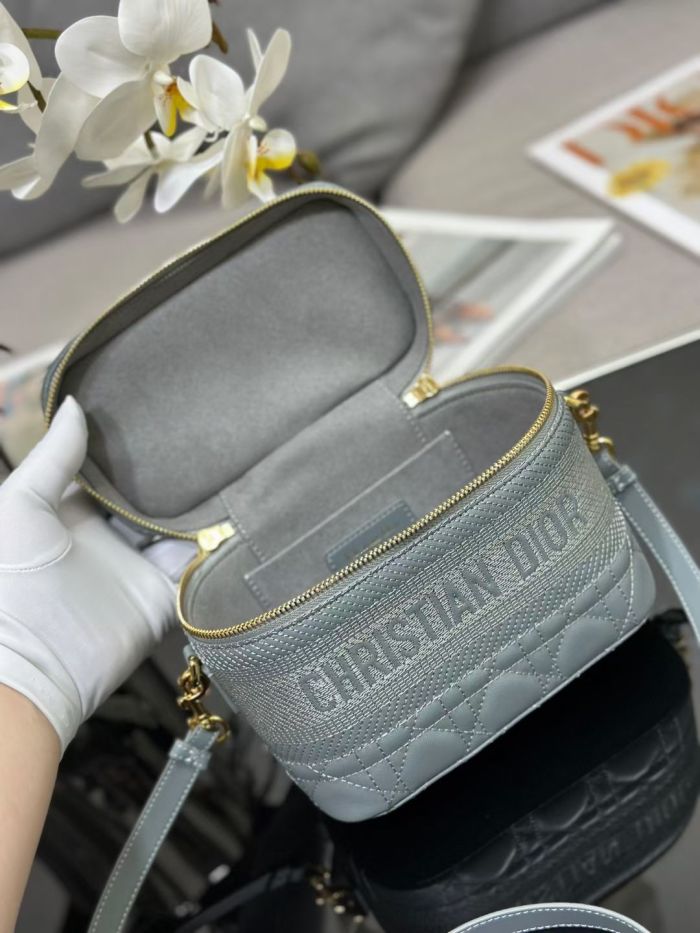 Dior Travel Bag S5488 YD056 18.5cm