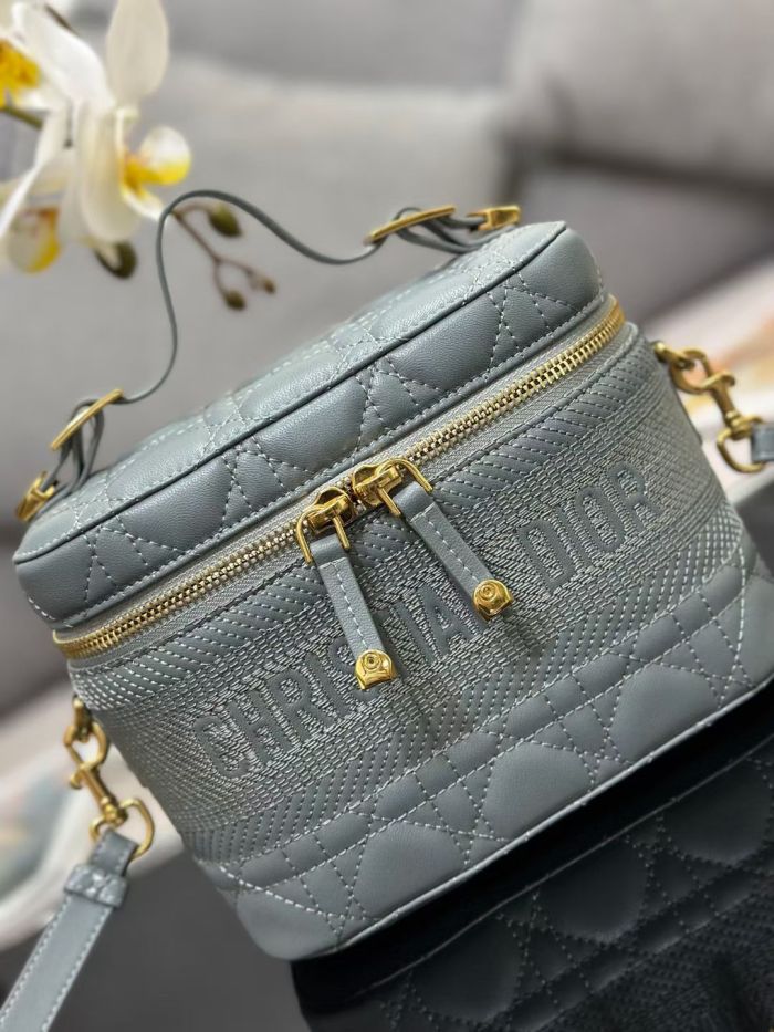 Dior Travel Bag S5488 YD056 18.5cm