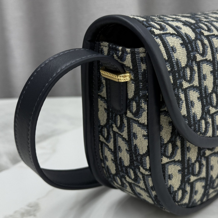 Dior Médaillon Bag M3922 YD055-085 23cm