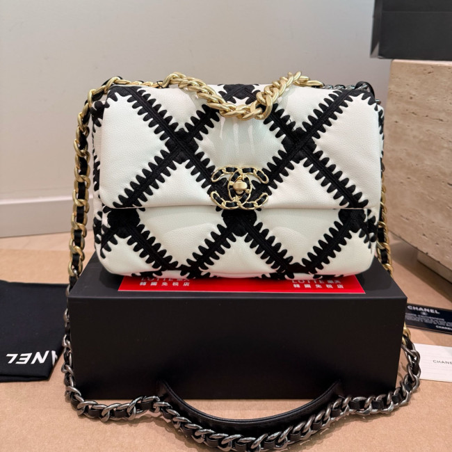 Chanel Shoulder Bag 162 DB512 26cm