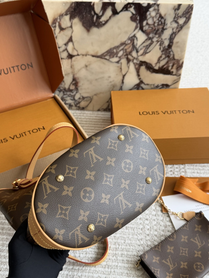 LV Bucket Bag M42238 DB502 22cm