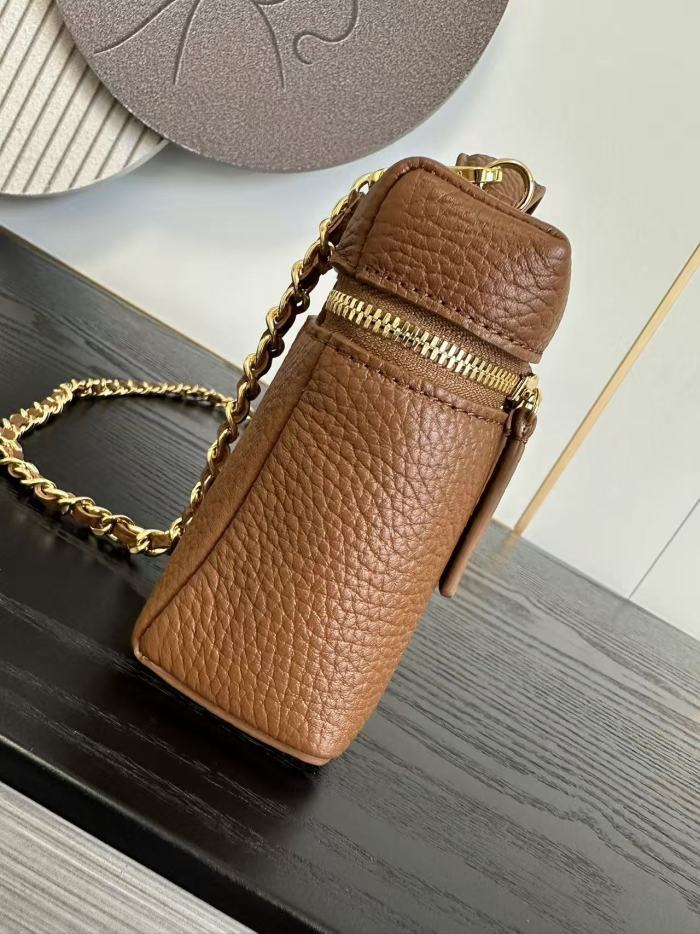 Chanel Shoulder Bag 003 YD086 19cm