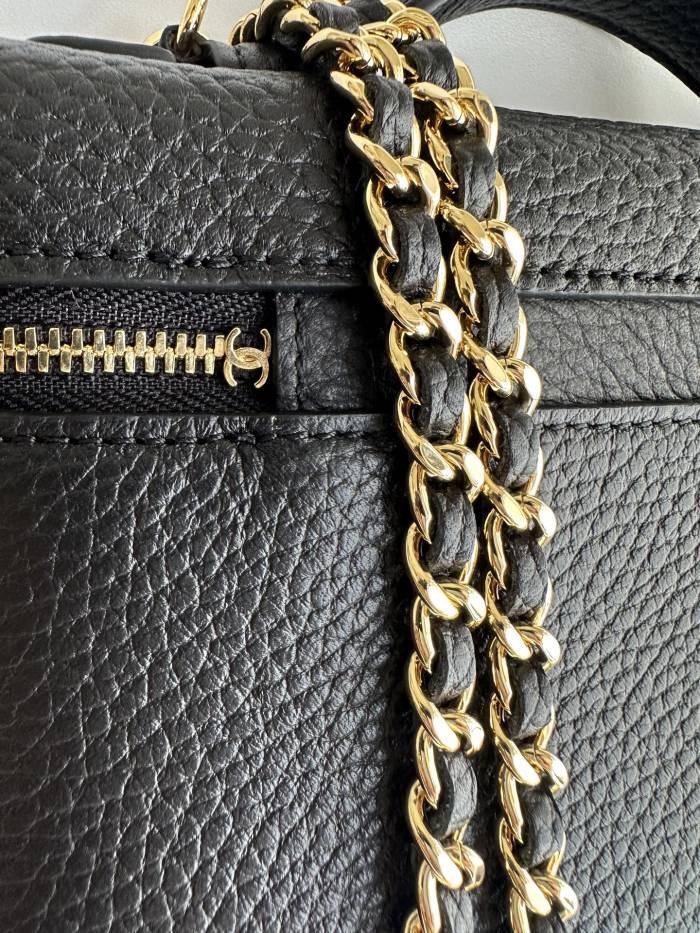 Chanel Shoulder Bag 003 YD086 19cm
