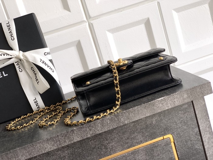 Chanel Shoulder Bag 027 YD0801 18.5cm