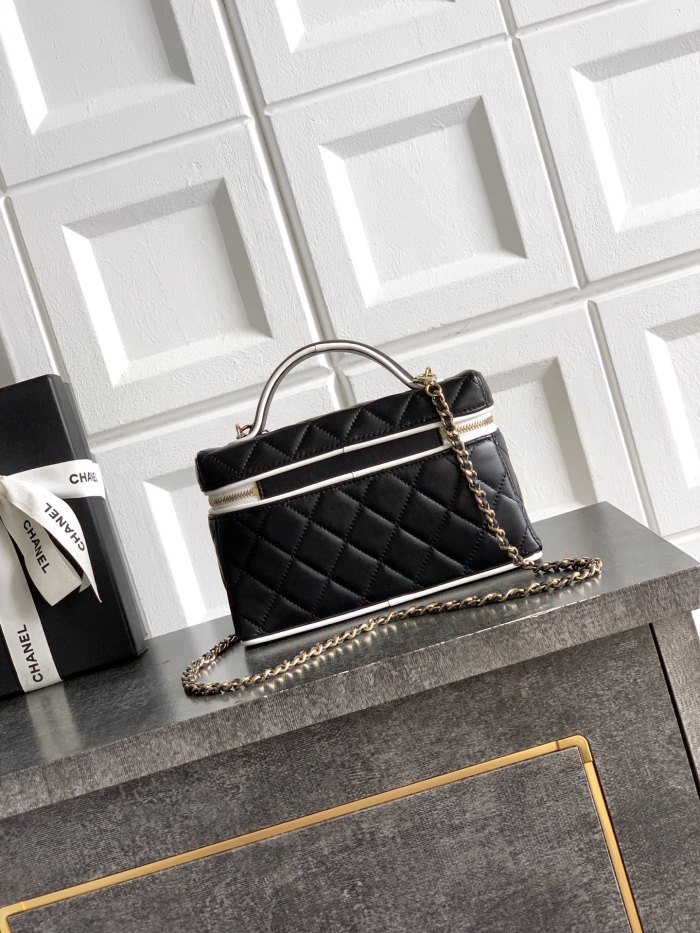 Chanel Shoulder Bag 028 YD087 19.5cm