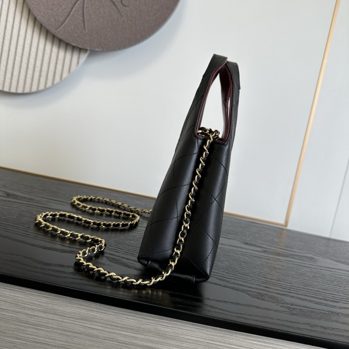 Chanel Shoulder Bag 021 YD0501 23cm