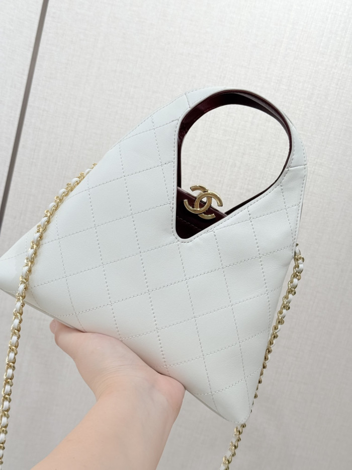 Chanel Shoulder Bag 021 YD0501 23cm