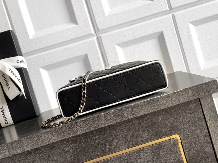 Chanel Shoulder Bag 028 YD087 19.5cm