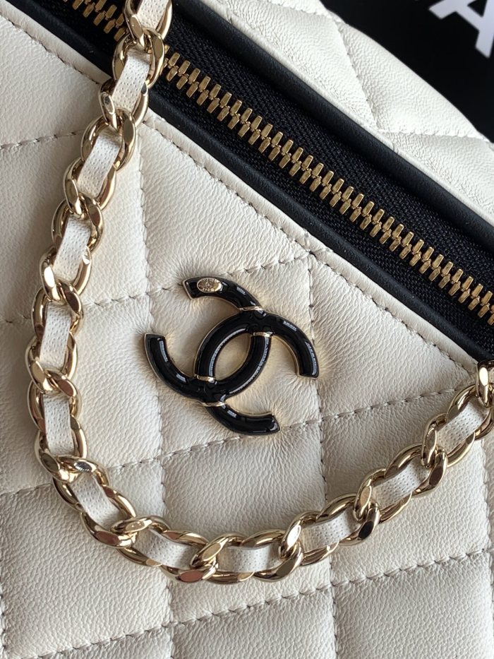 Chanel Shoulder Bag 028 YD087 19.5cm