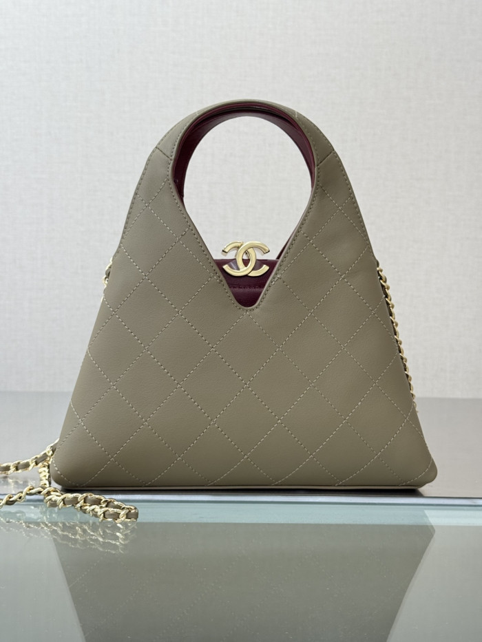 Chanel Shoulder Bag 021 YD0501 23cm