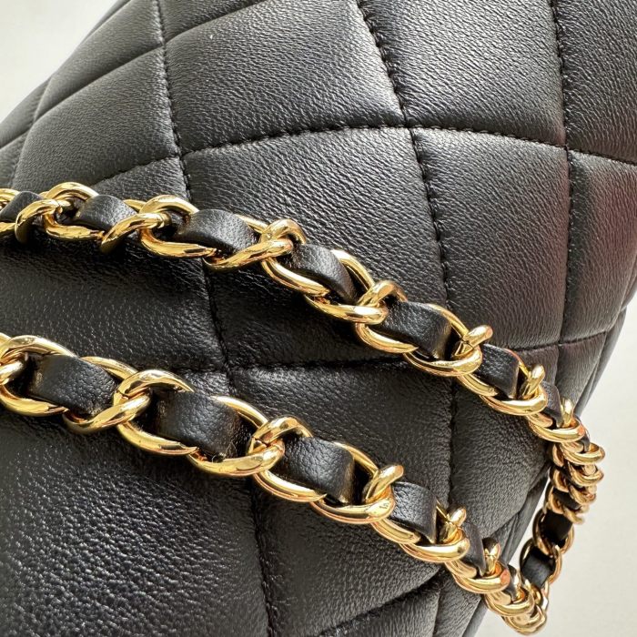 Chanel Shoulder Bag 033 YD0501 26cm