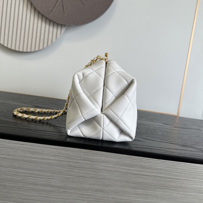 Chanel Shoulder Bag 033 YD0501 26cm