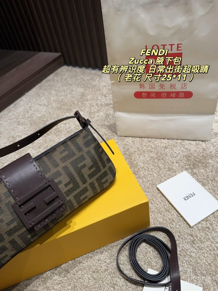 Fendi Shoulder Bag 010 DB081 25cm