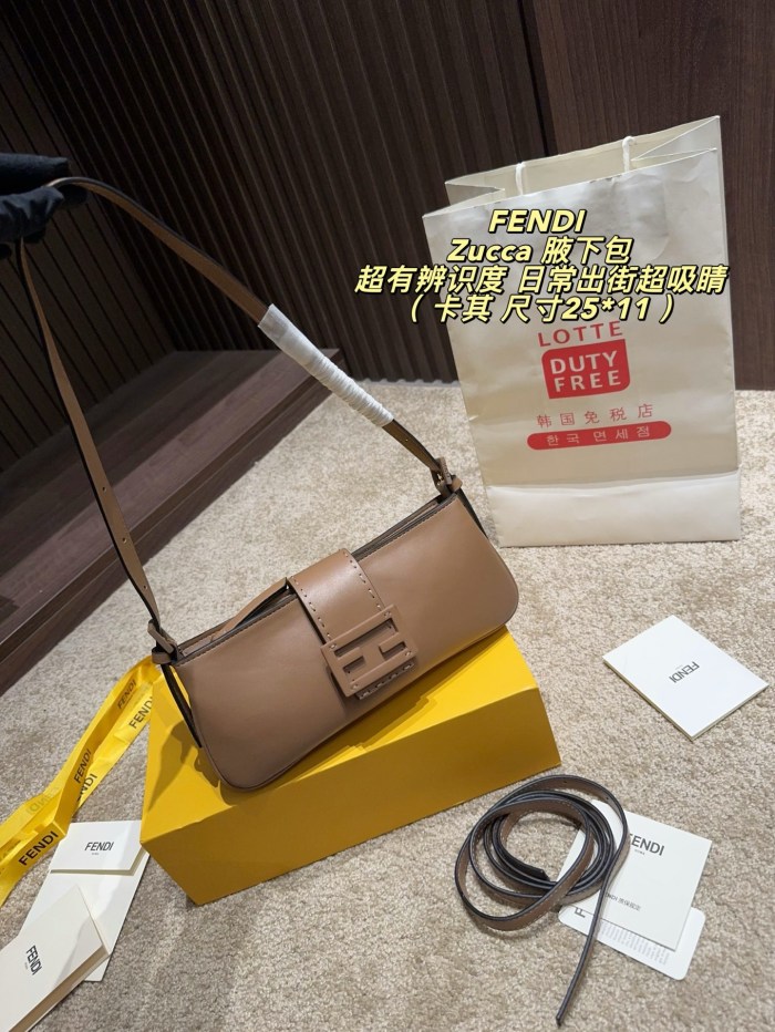 Fendi Shoulder Bag 010 DB081 25cm