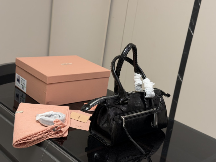 Miu Miu Shoulder Bag 038 DB072 30cm