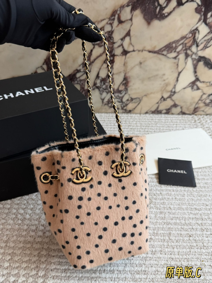 Chanel Bucket Bag 181 DB052 20cm