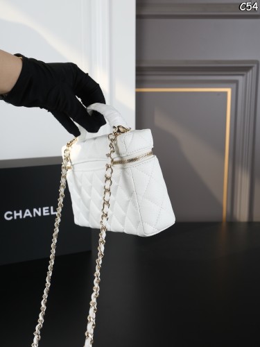 Chanel Shoulder Bag 174 DB061 19cm