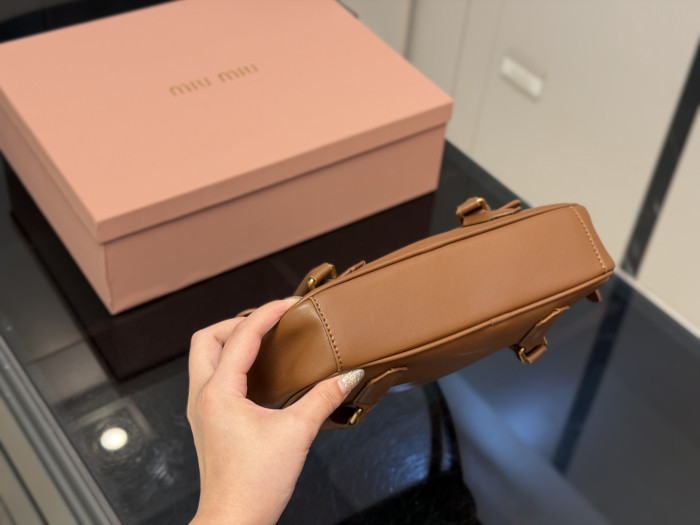 Miu Miu Shoulder Bag 037 DB002 25cm
