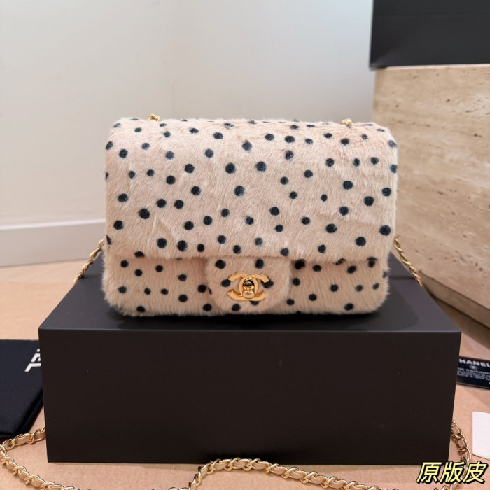 Chanel Shoulder Bag 180 DB042 20cm