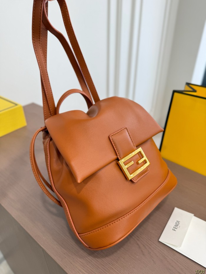 Fendi Backpack 011 DB591 23cm