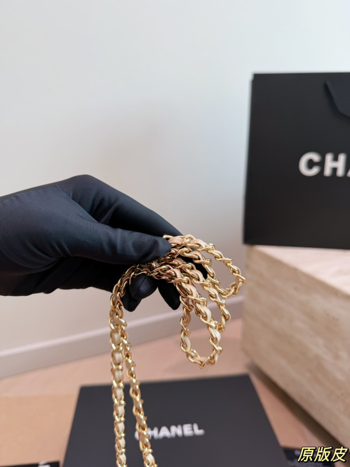 Chanel Shoulder Bag 180 DB042 20cm