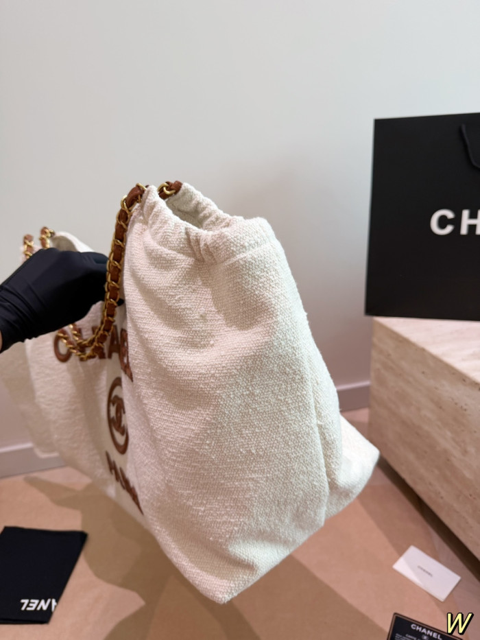 Chanel Tote Bag 192 DB522 42cm